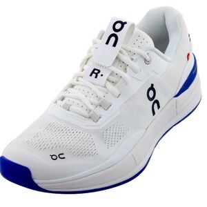 Womens On Cloud Tennis Shoe size 9